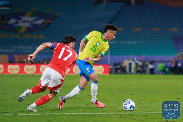 足球世预赛｜巴西队胜智利队