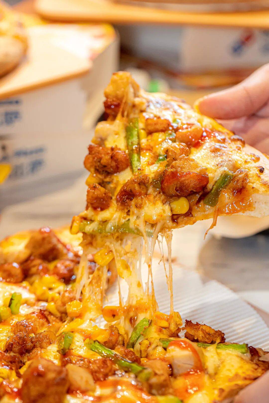 真香预警！达美乐指定比萨限时“买1送1”