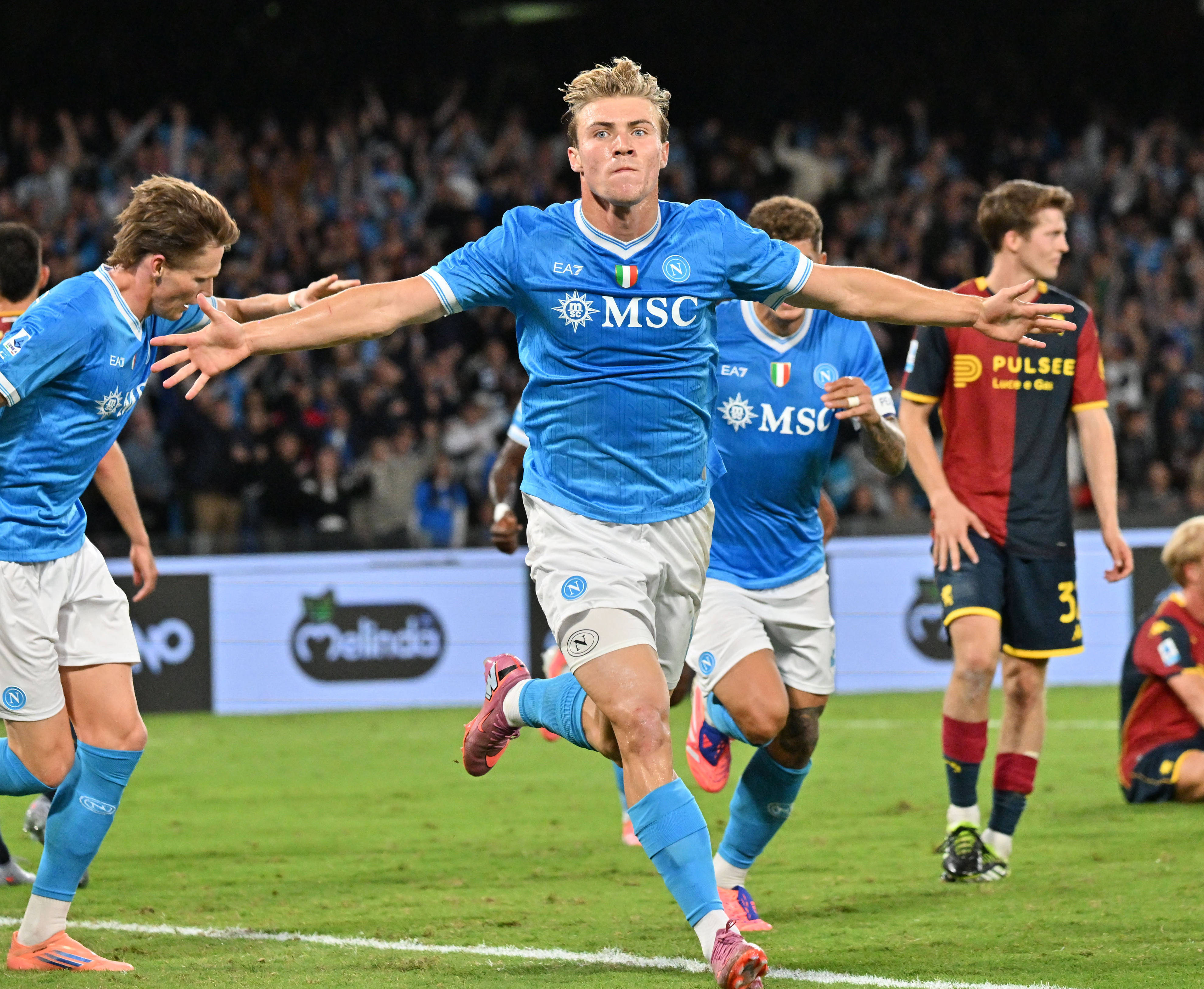 （体育）足球——意甲：那不勒斯胜热那亚