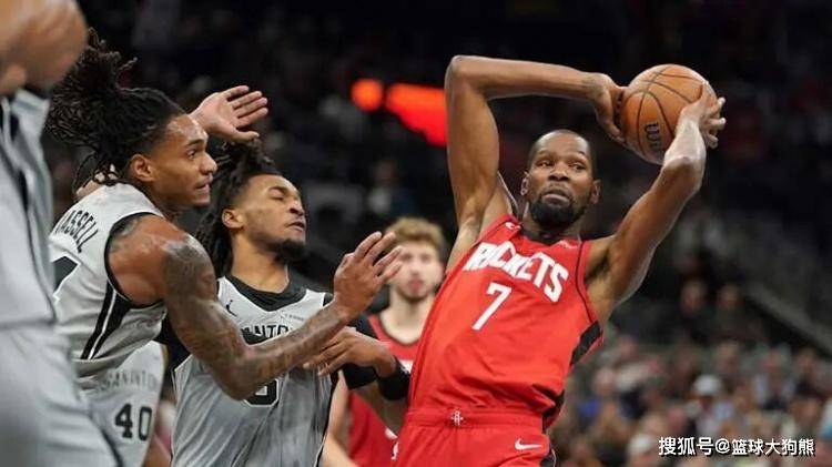 关键时刻12中8，稳砍26分！火箭队火力升级，杜兰特完胜杰伦格林